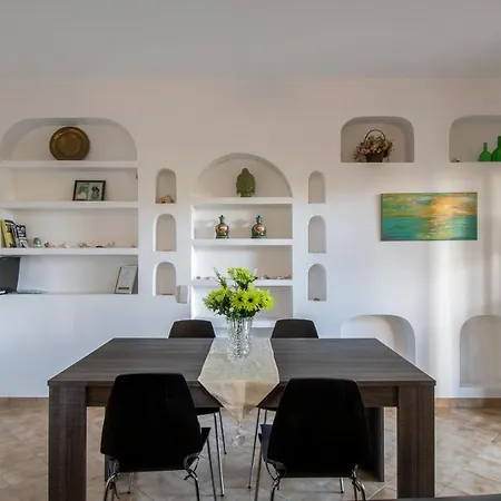 Pinto Apartment *